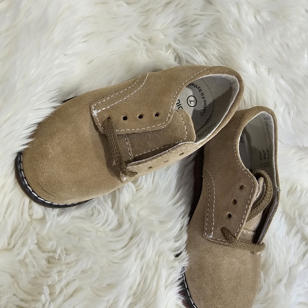 Elegant boys shoes toddler size 7